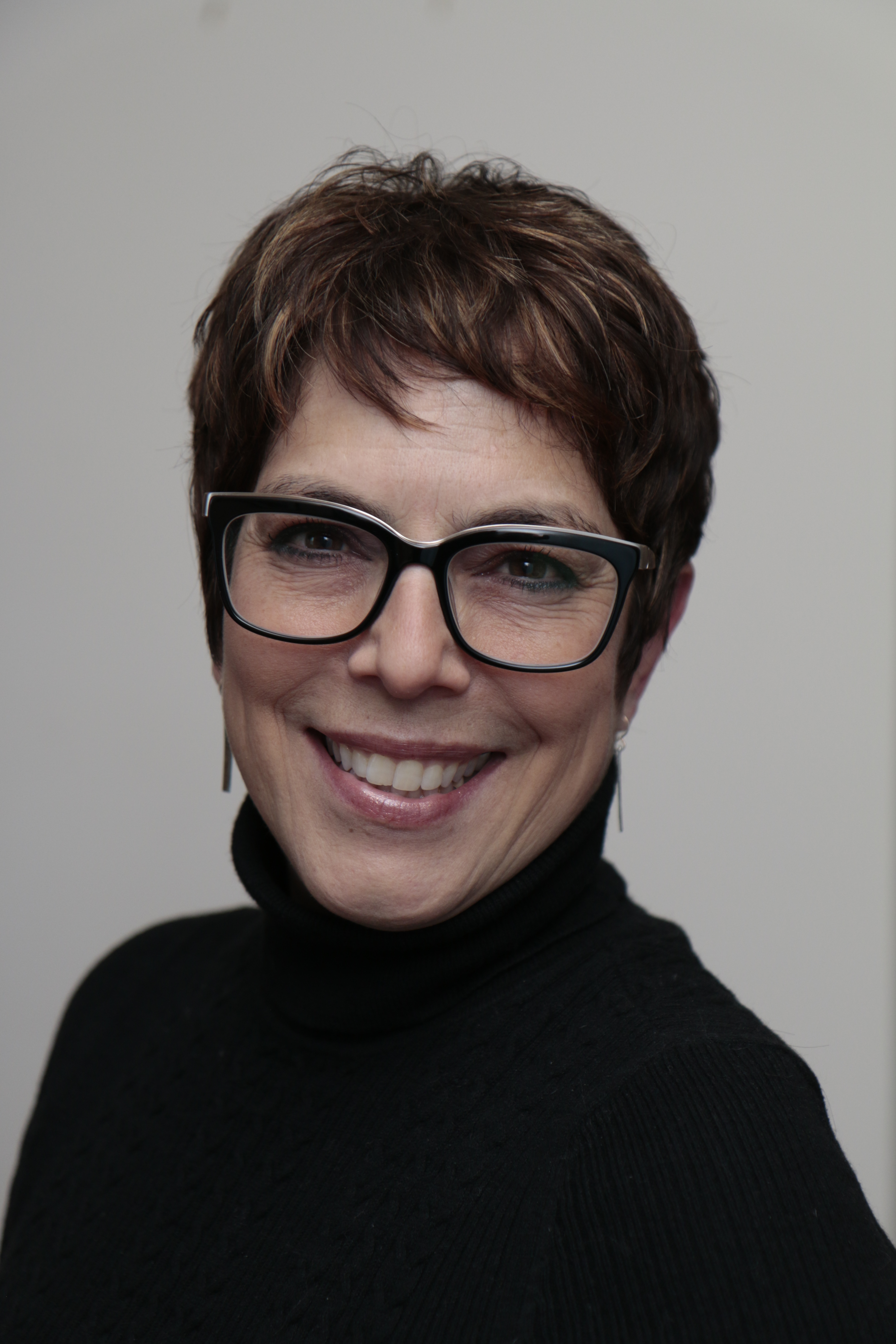 Author photo new 1 (8763)